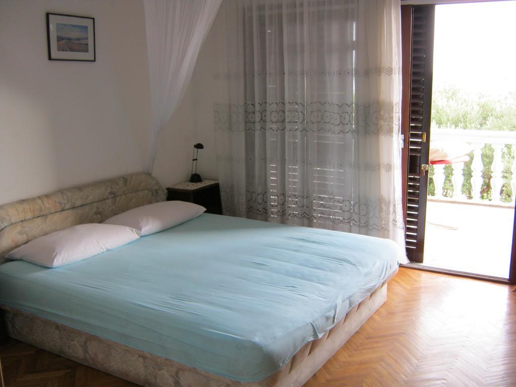 Apartments Nestor Tribunj  Room photo